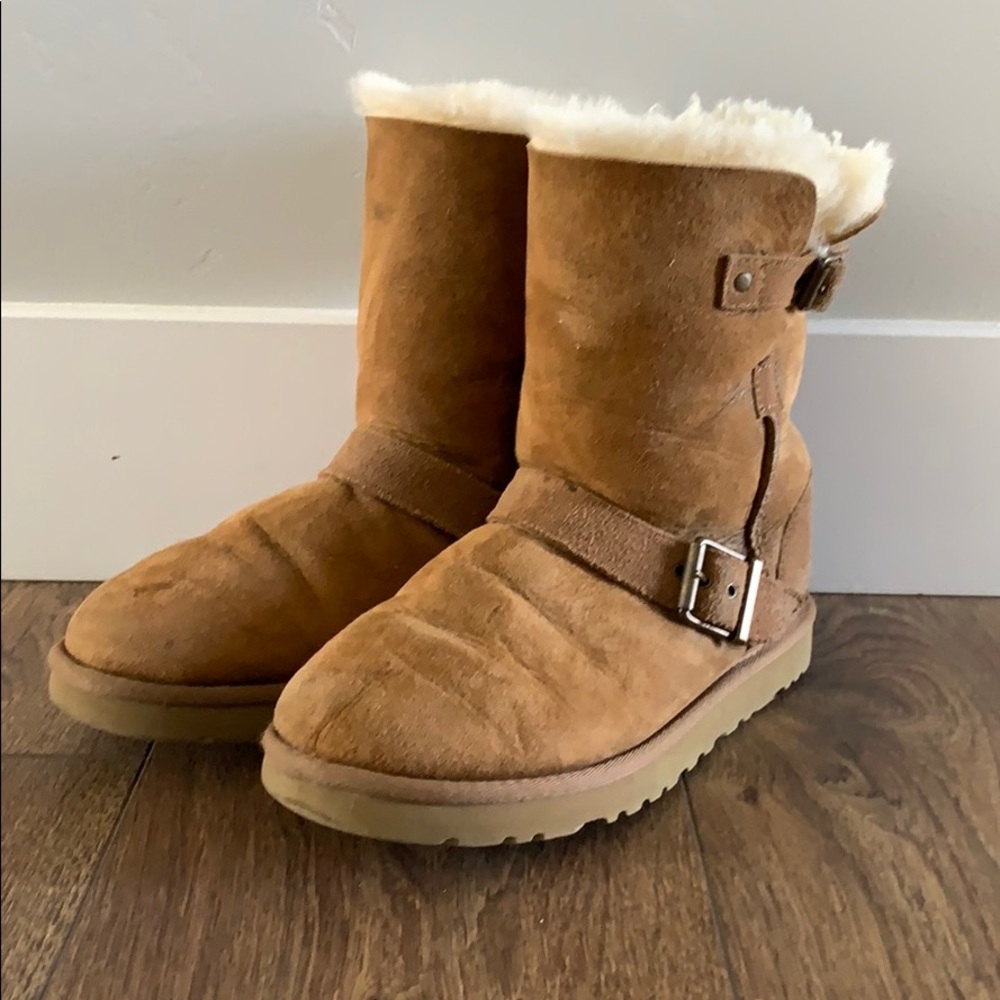 Ugg boots with buckle